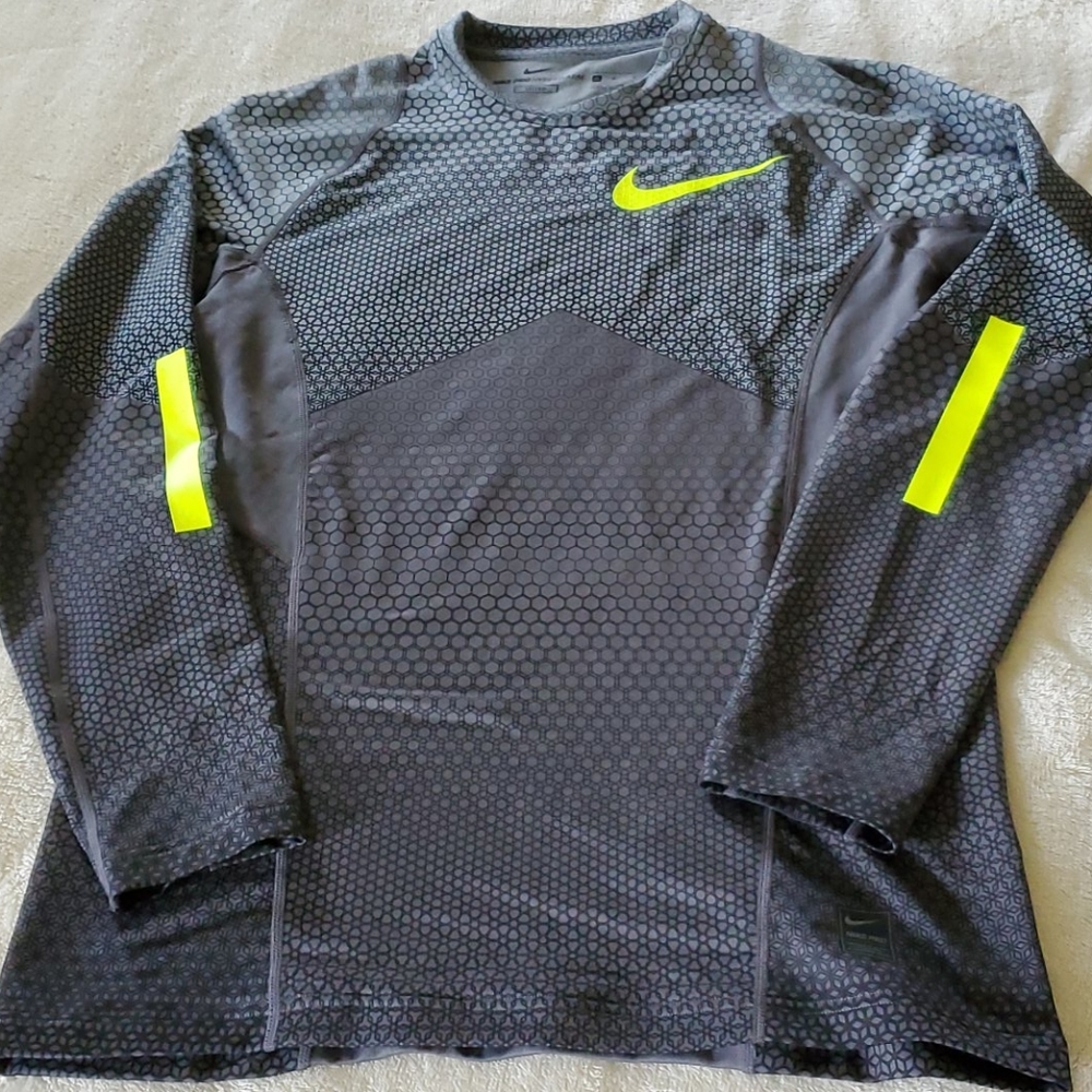 Nike Pro - Picture 2 of 14